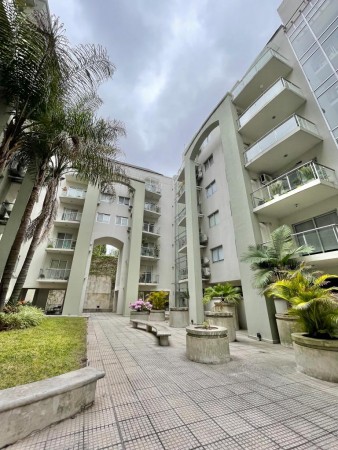 Excelente Departamento 2 Ambientes Con Cochera Bernal Centro