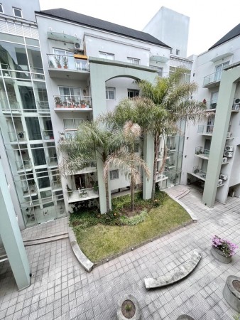Excelente Departamento 2 Ambientes Con Cochera Bernal Centro