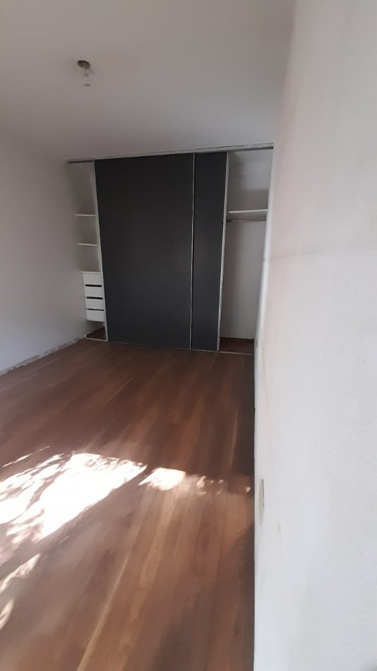 Amplio departamento 2 ambientes en Bernal Centro