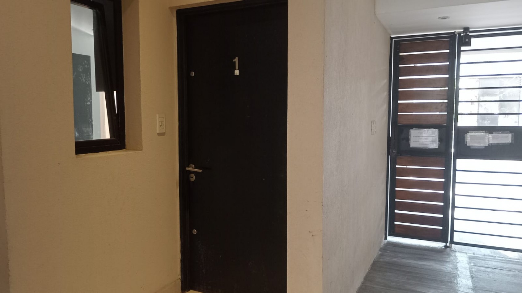 Moderno departamento 2amb planta baja al frente en Bernal Centro