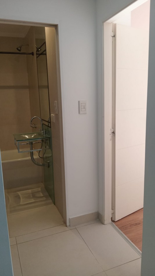 Moderno departamento 2amb planta baja al frente en Bernal Centro