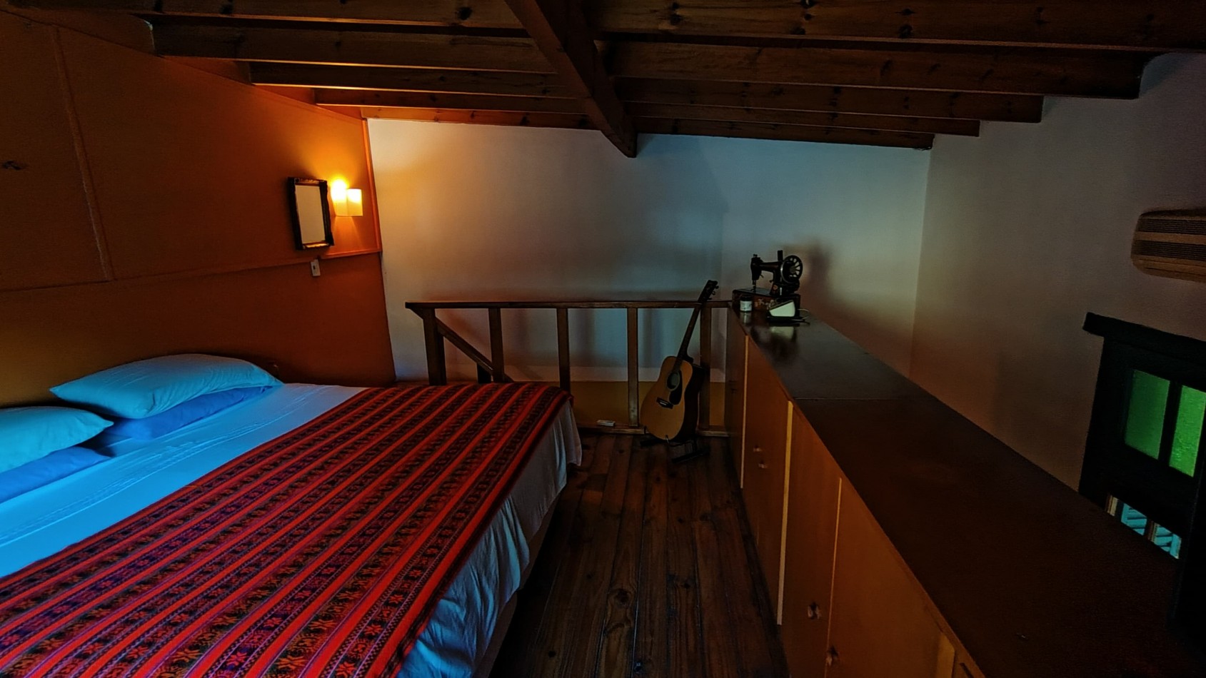 Venta Hermosa casa 3 ambientes con gran parque y cochera pasante en Bernal