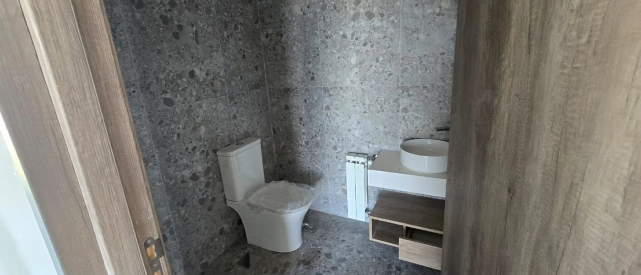 Venta Dpto 3 Amb con Patio y Cochera - Excelente Ubicacion en Parque Lineal