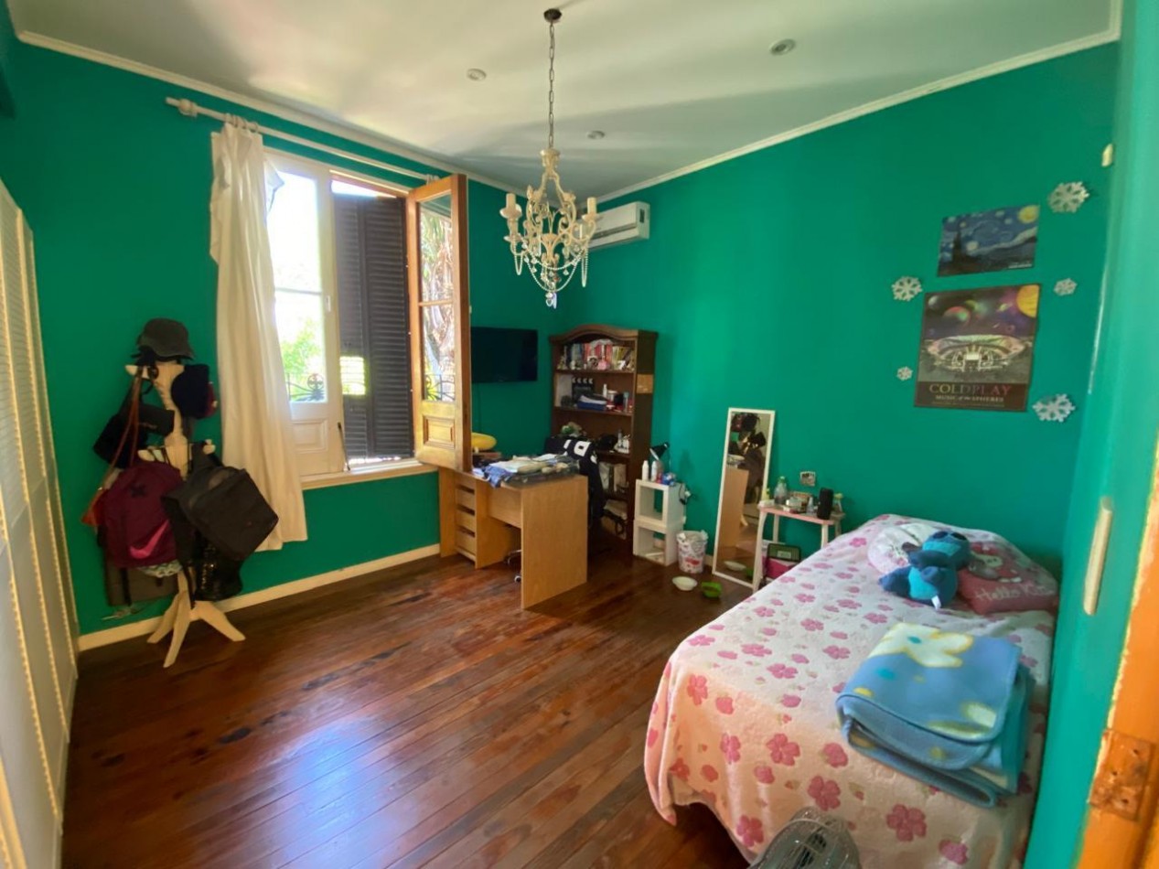 VENTA: Amplia Casa En Bernal Centro