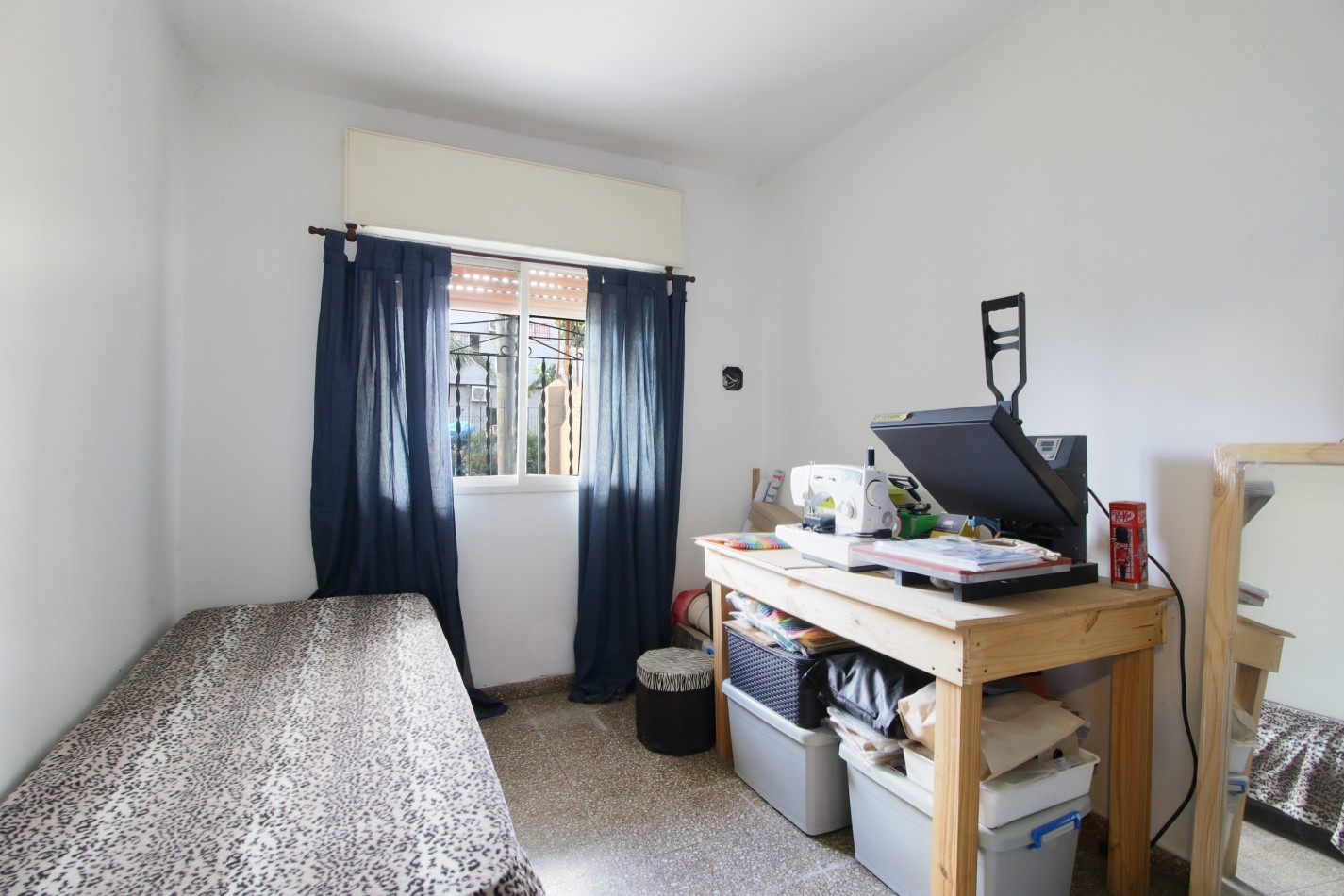 HERMOSA CASA CON GARAGE Y PARQUE