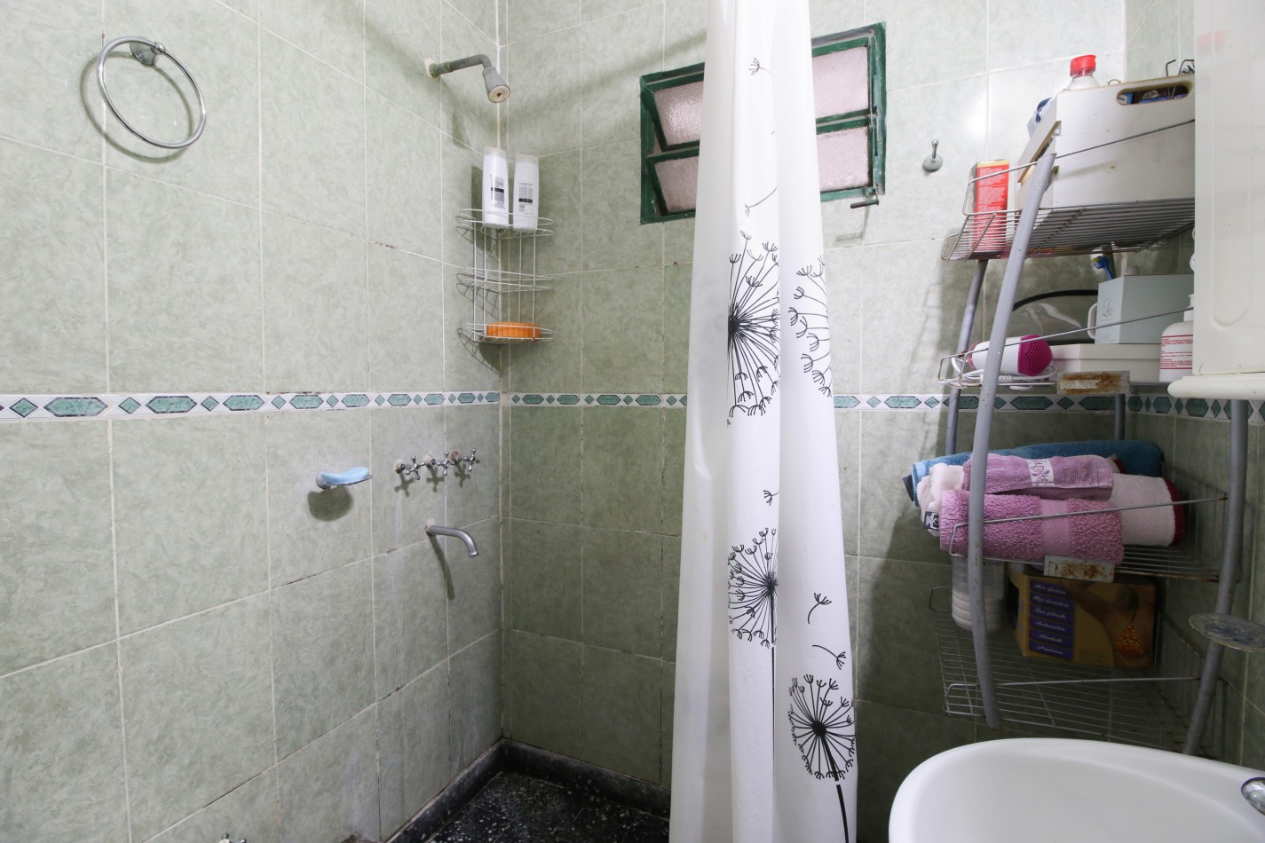 HERMOSA CASA CON GARAGE Y PARQUE