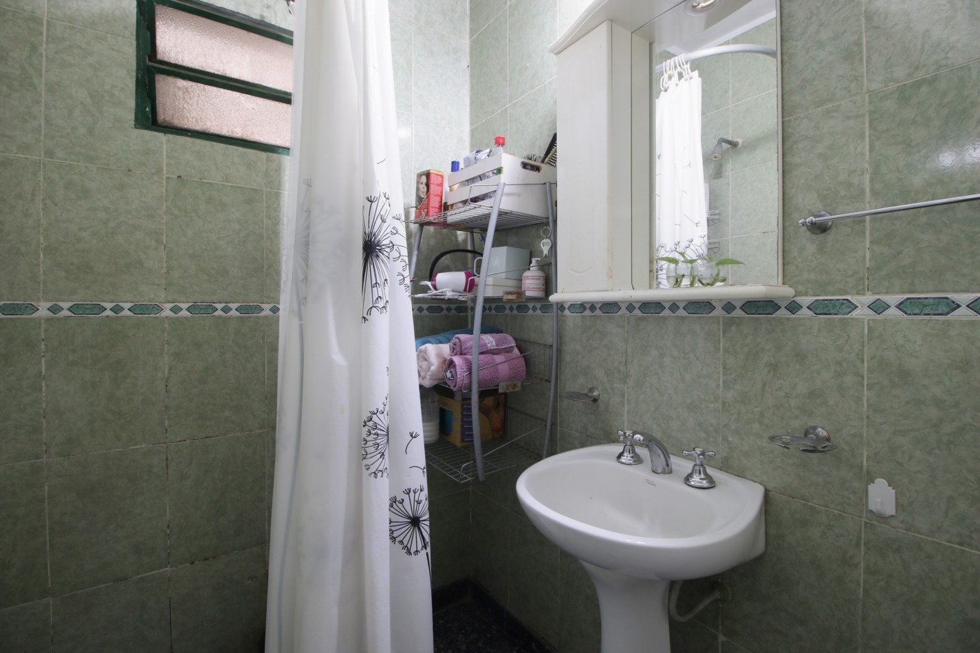 HERMOSA CASA CON GARAGE Y PARQUE