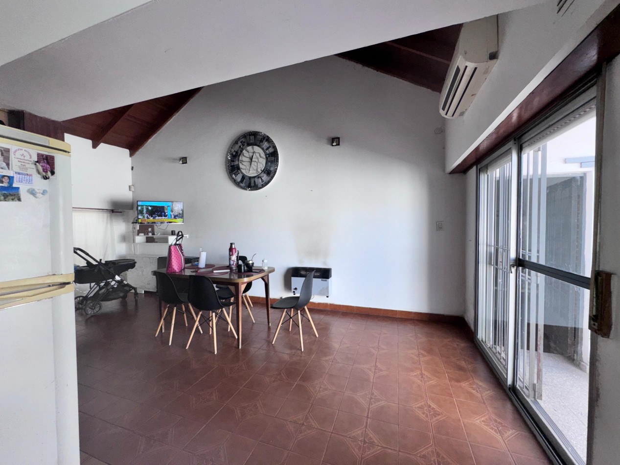 VENTA CASA EN EZPELETA 4 AMBIENTES C/DOBLE GARAGE