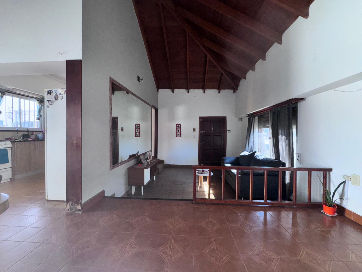 VENTA CASA EN EZPELETA 4 AMBIENTES C/DOBLE GARAGE