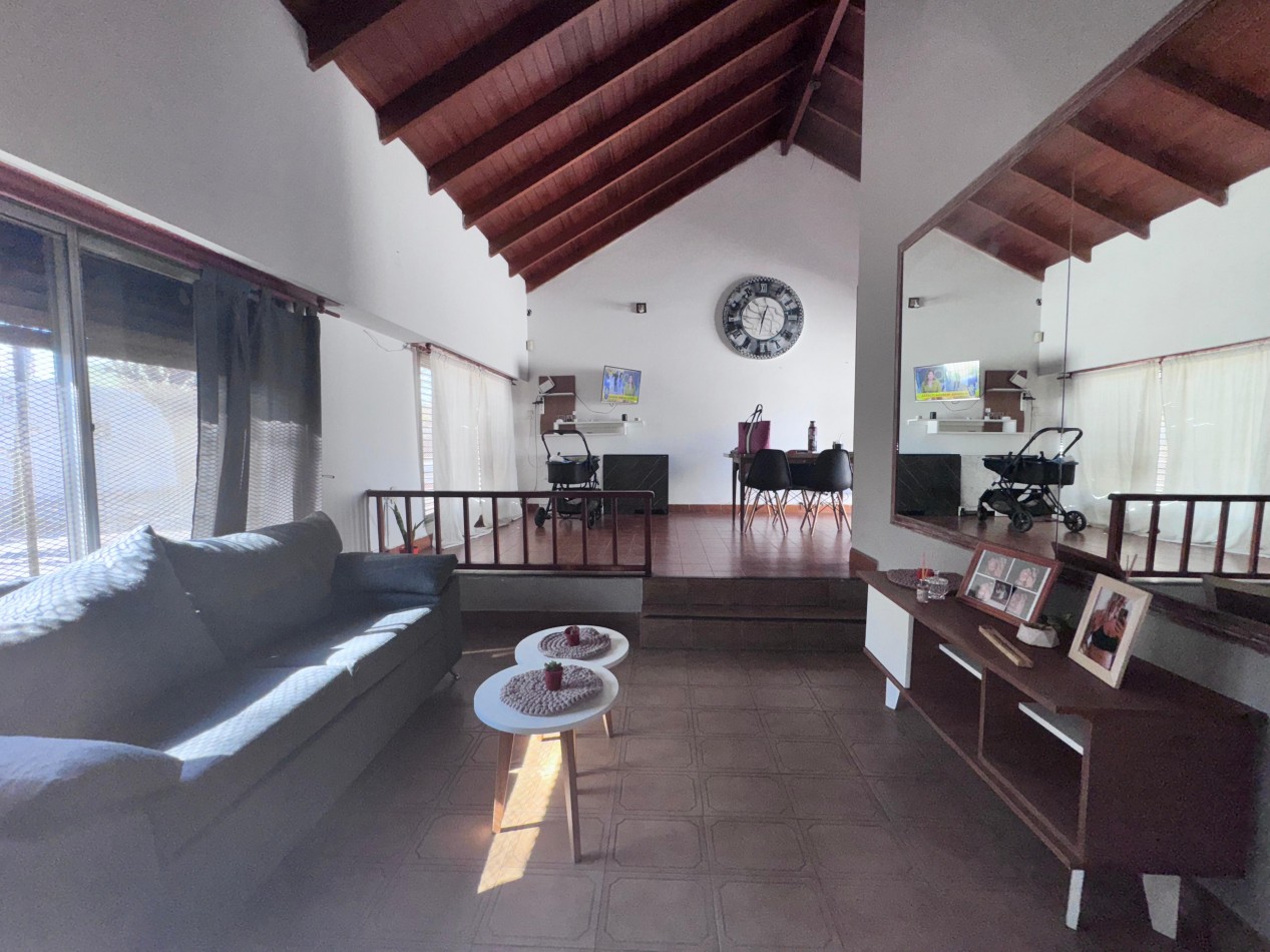 VENTA CASA EN EZPELETA 4 AMBIENTES C/DOBLE GARAGE