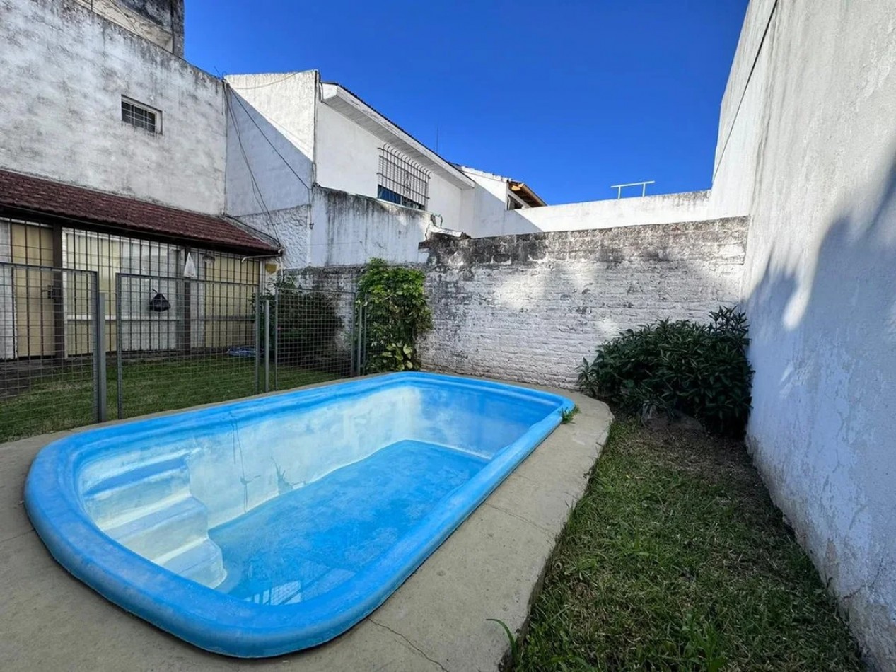 IMPECABLE PH AL FRENTE C/PILETA Y DOBLE COCHERA