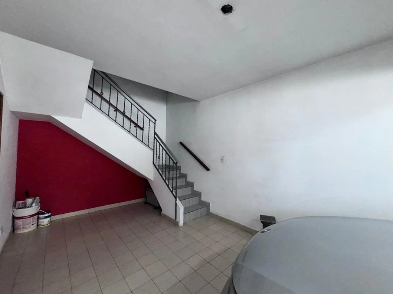 IMPECABLE PH AL FRENTE C/PILETA Y DOBLE COCHERA