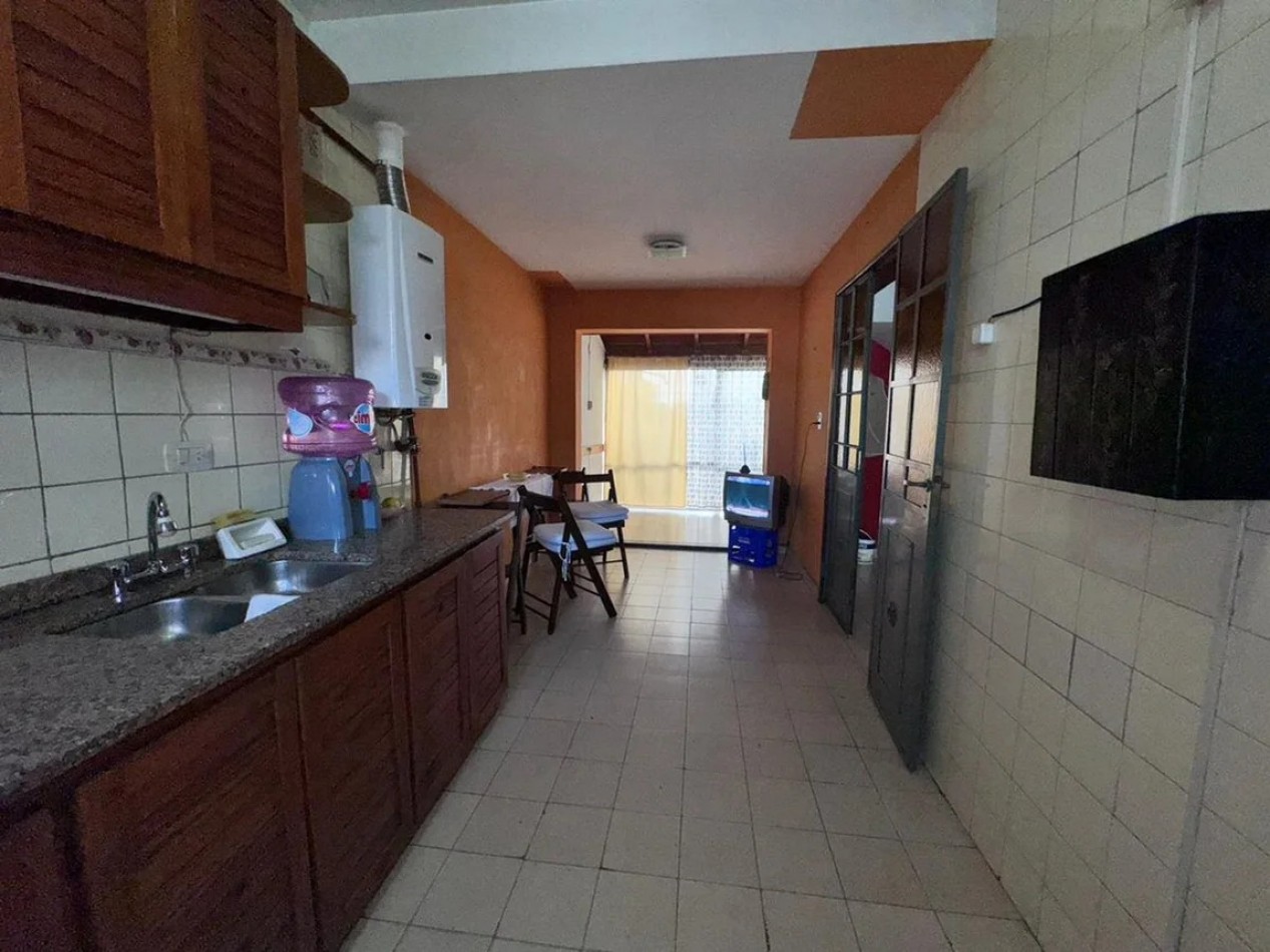 IMPECABLE PH AL FRENTE C/PILETA Y DOBLE COCHERA