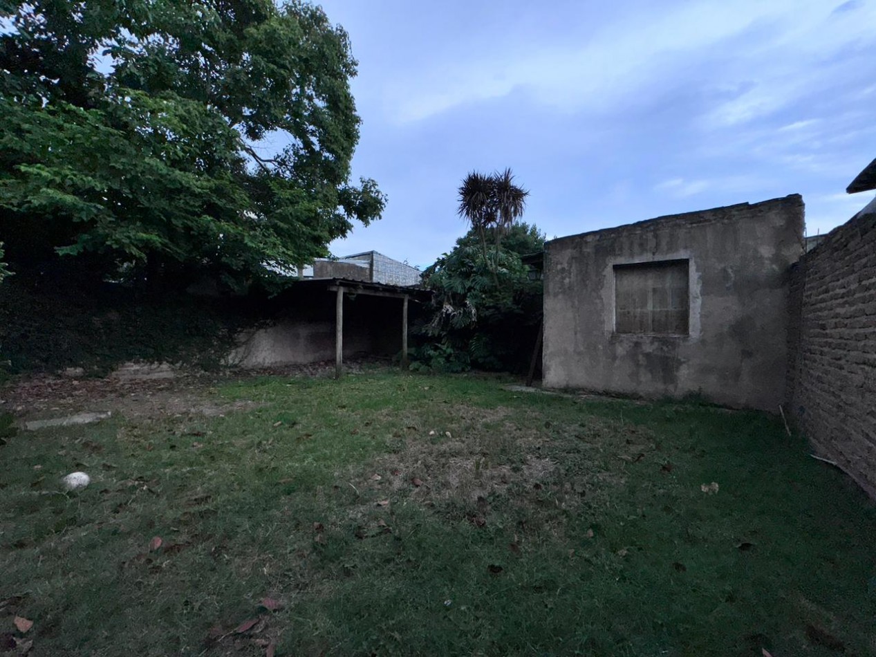 CASA 3 AMBIENTES CON GRAN PARQUE