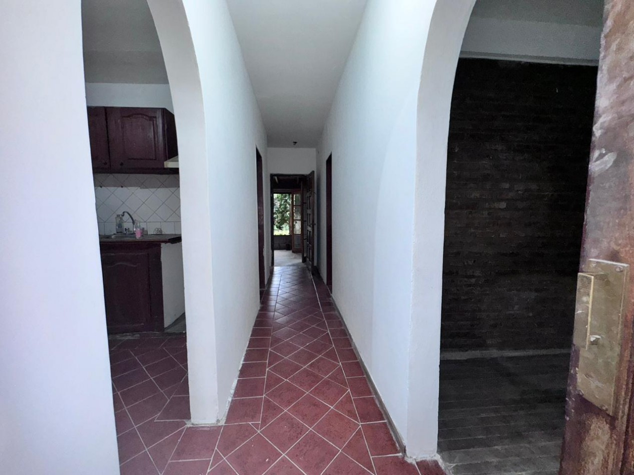 CASA 3 AMBIENTES CON GRAN PARQUE