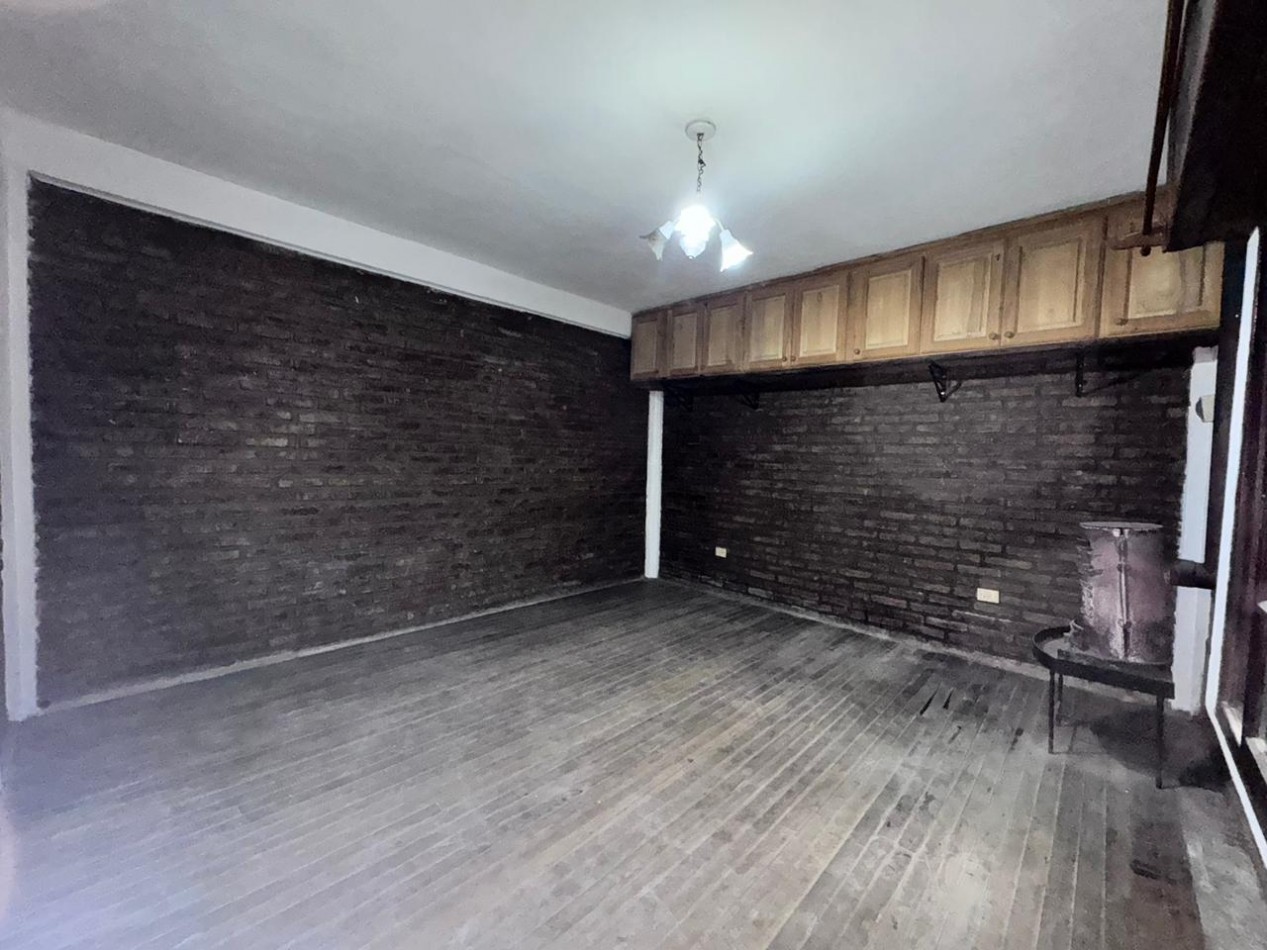 CASA 3 AMBIENTES CON GRAN PARQUE