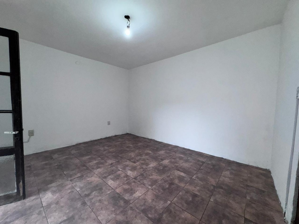 CASA 3 AMBIENTES CON GRAN PARQUE