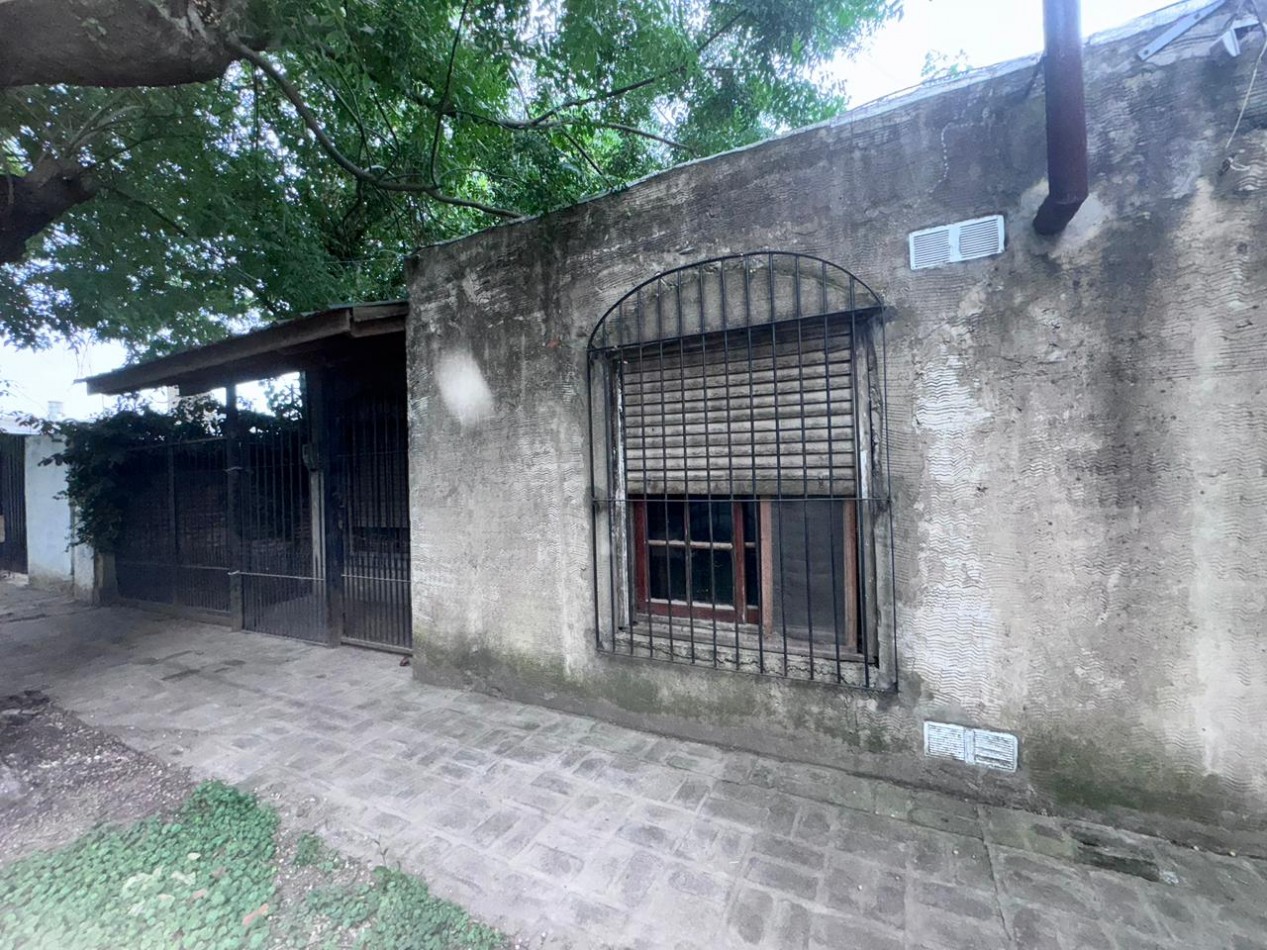 CASA 3 AMBIENTES CON GRAN PARQUE