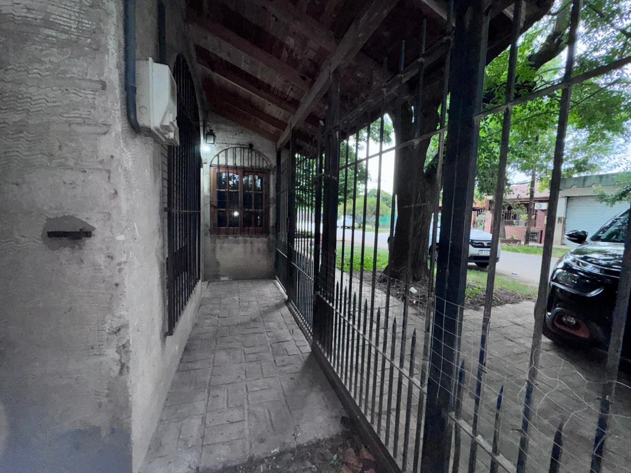 CASA 3 AMBIENTES CON GRAN PARQUE