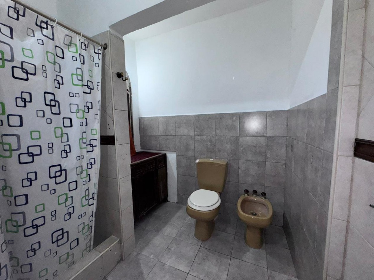 CASA 3 AMBIENTES CON GRAN PARQUE