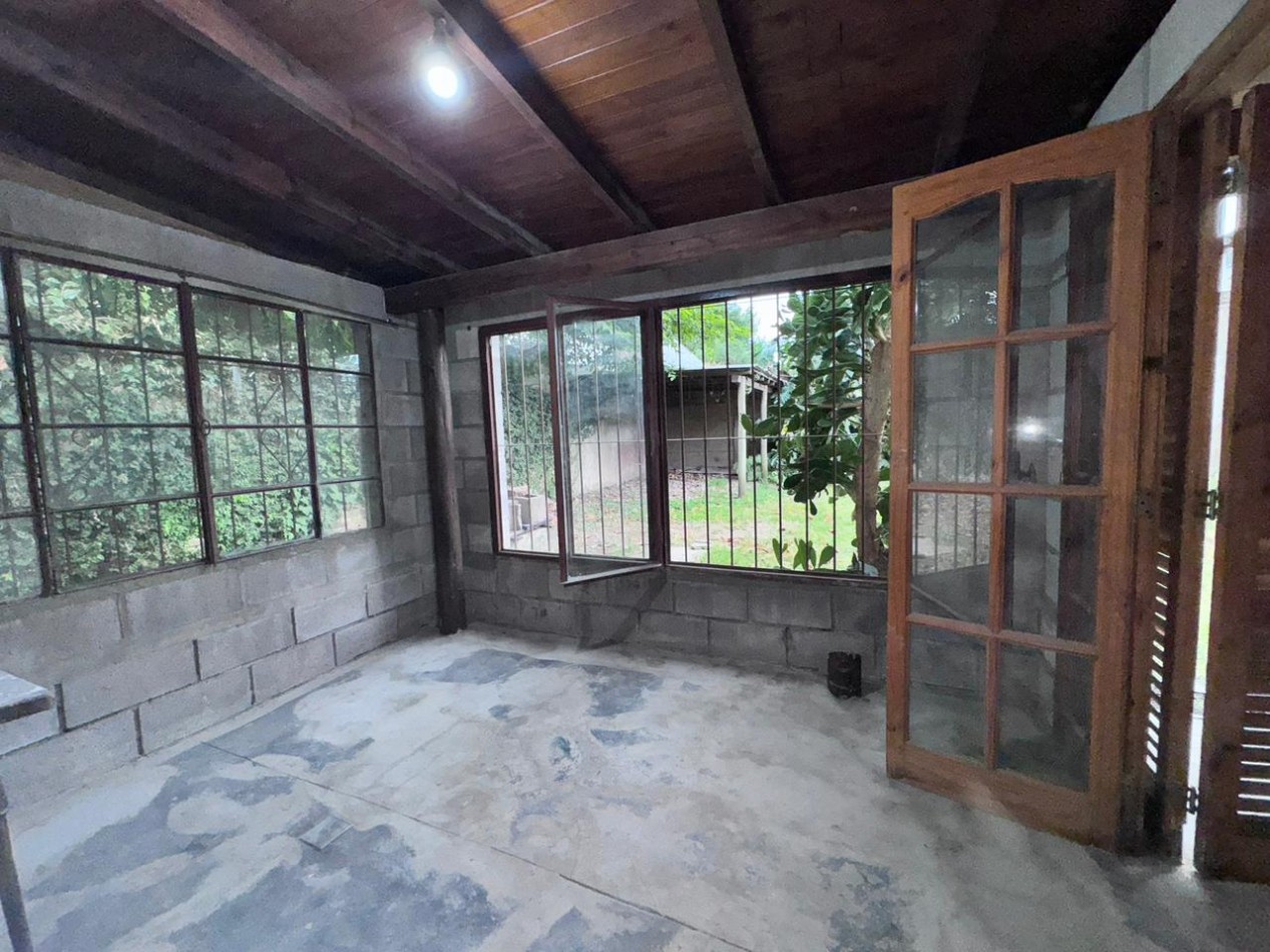 CASA 3 AMBIENTES CON GRAN PARQUE