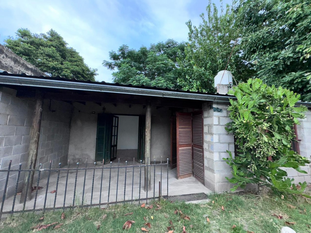 CASA 3 AMBIENTES CON GRAN PARQUE