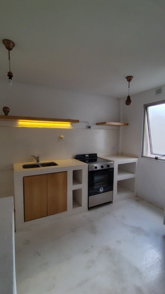 Excelente Departamento 2 Ambientes Con Cochera Bernal Centro