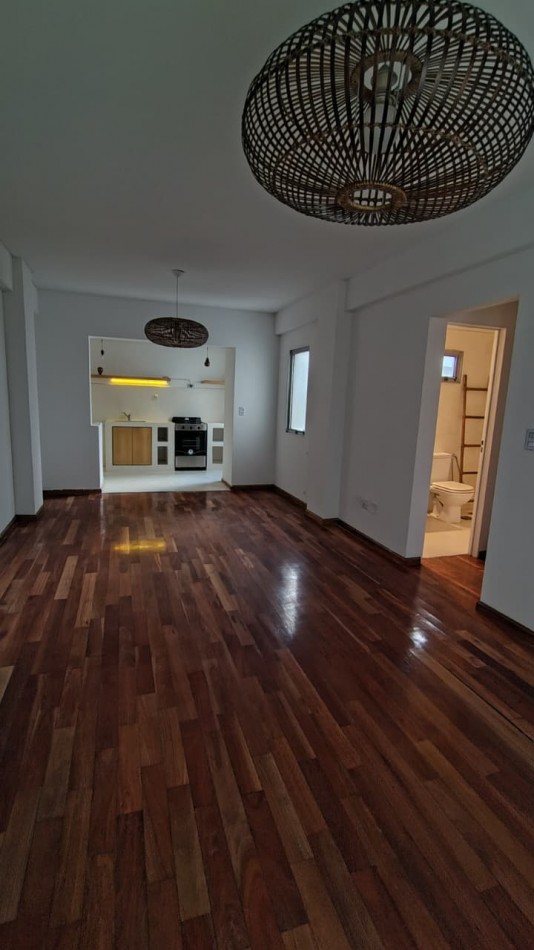 Excelente Departamento 2 Ambientes Con Cochera Bernal Centro