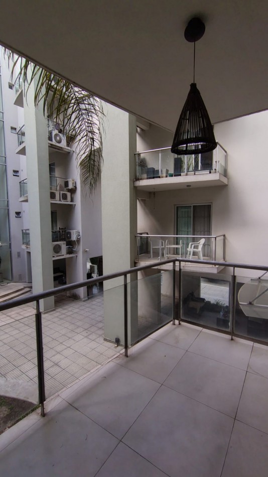 Excelente Departamento 2 Ambientes Con Cochera Bernal Centro