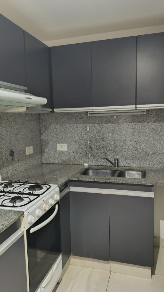 Excelente departamento 2 amb en Bernal Centro