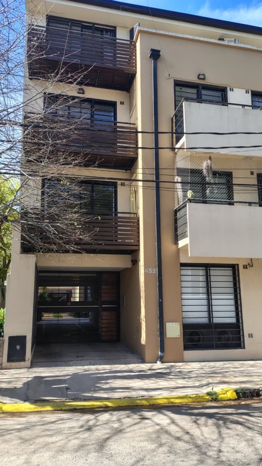 Excelente departamento 2 amb en Bernal Centro