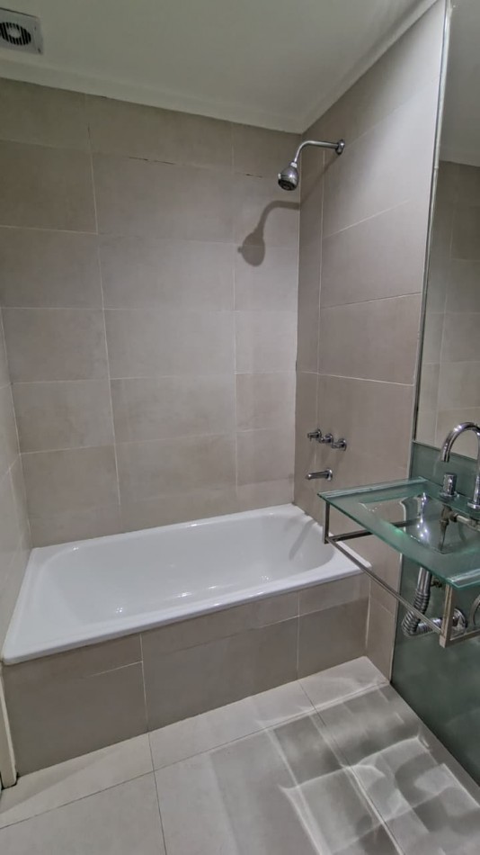 Excelente departamento 2 amb en Bernal Centro