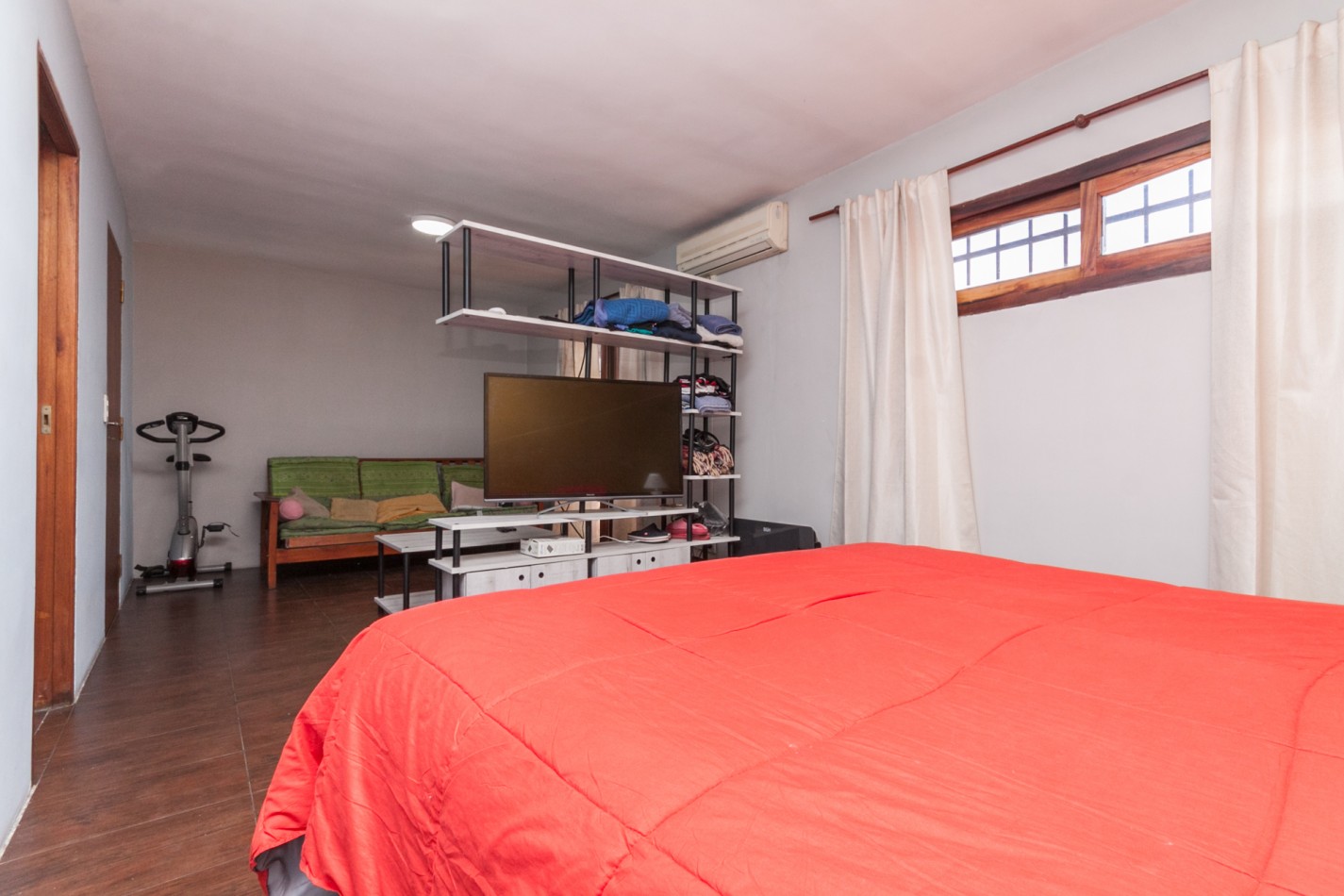 Venta Casa 5 ambientes con Piscina en Lanus