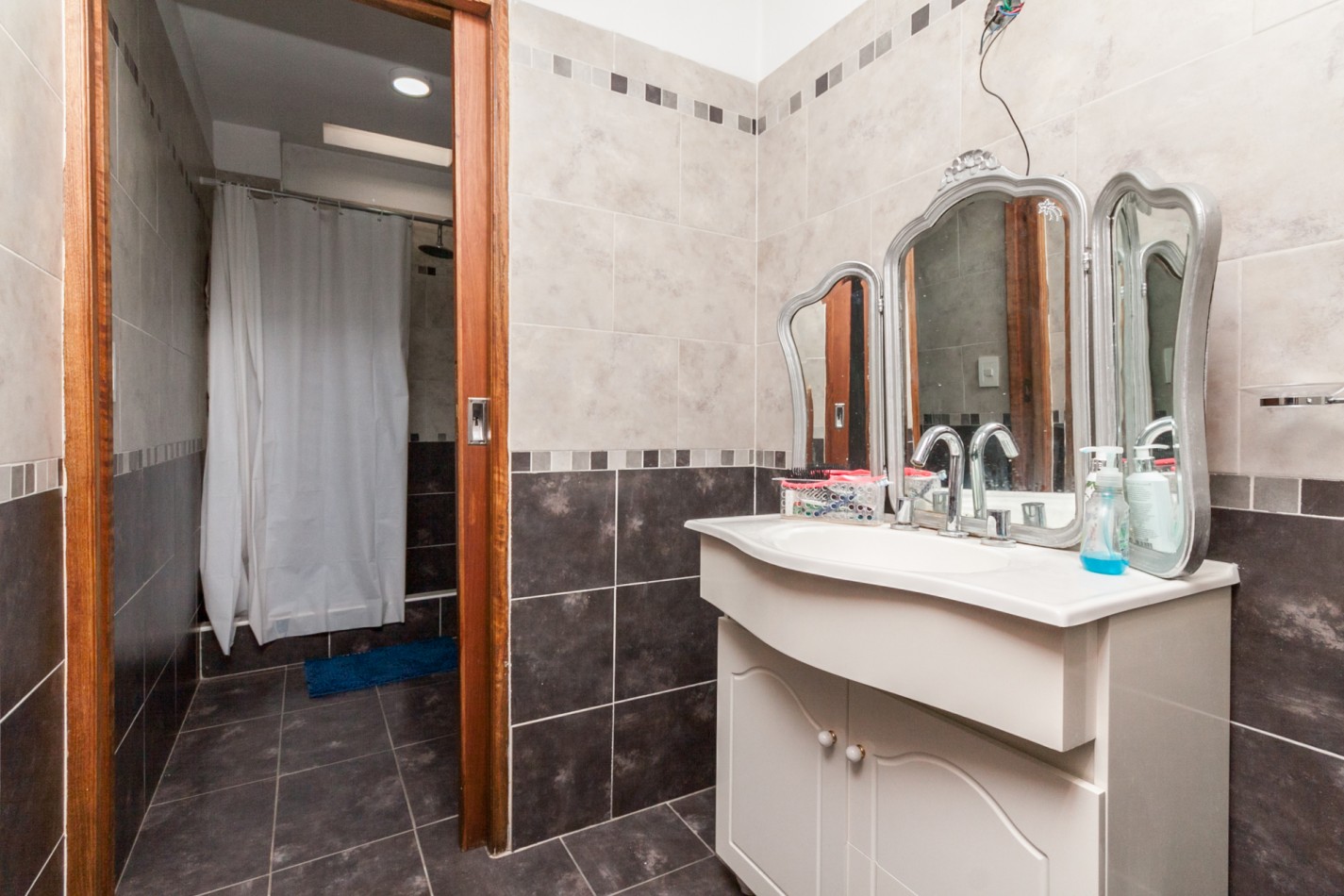 Venta Casa 5 ambientes con Piscina en Lanus