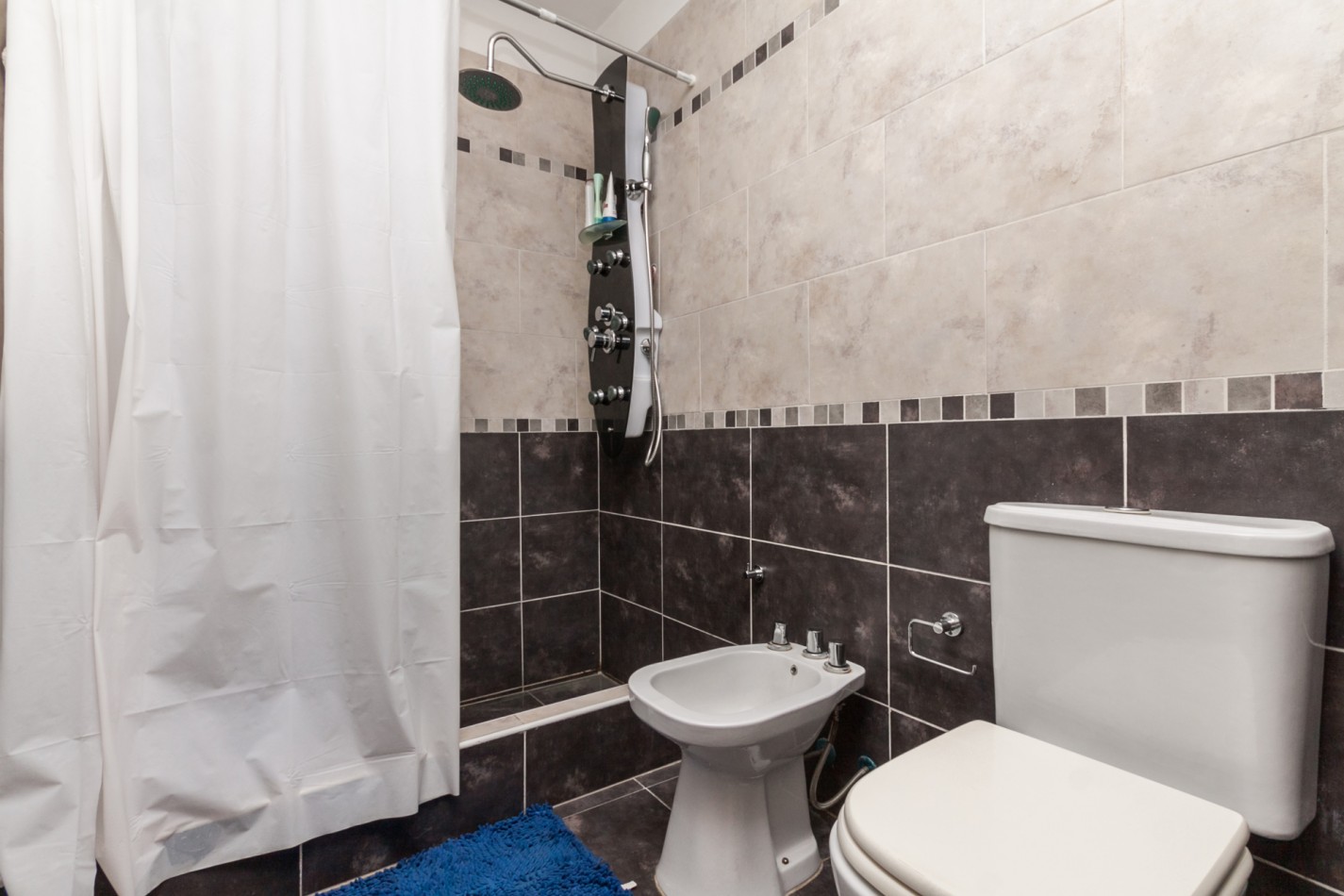 Venta Casa 5 ambientes con Piscina en Lanus