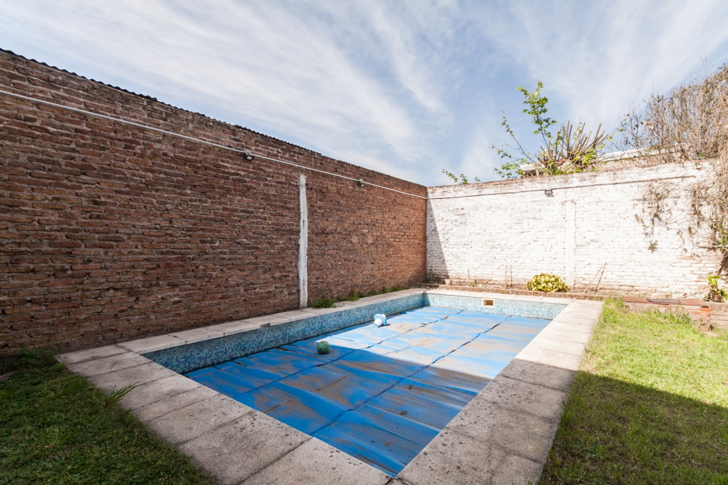 Venta Casa 5 ambientes con Piscina en Lanus