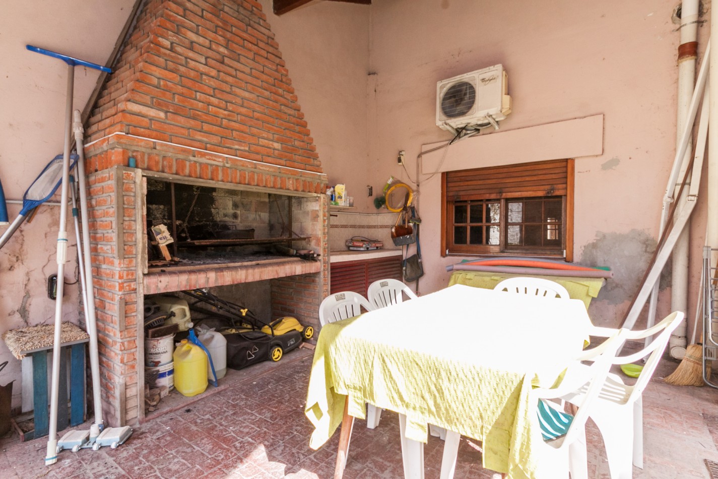 Venta Casa 5 ambientes con Piscina en Lanus