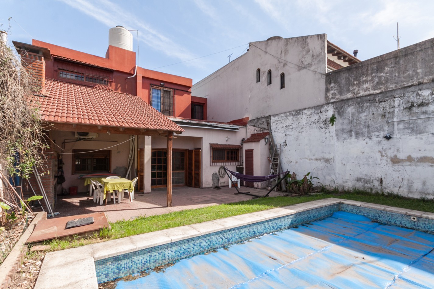 Venta Casa 5 ambientes con Piscina en Lanus