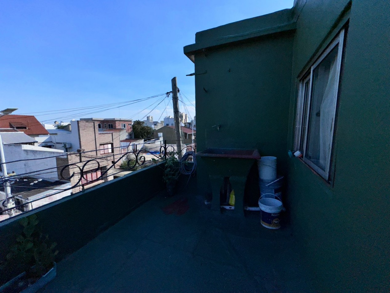 Venta PH 3 ambientes con terraza