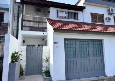 IMPECABLE PH AL FRENTE C/PILETA Y DOBLE COCHERA