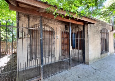 CASA 3 AMBIENTES CON GRAN PARQUE